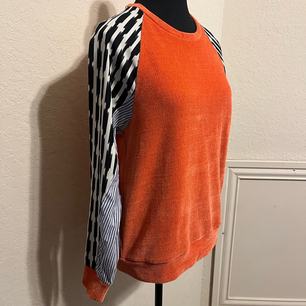 Thml Patterned Light-Weight Mixed Material Sweate… - image 2